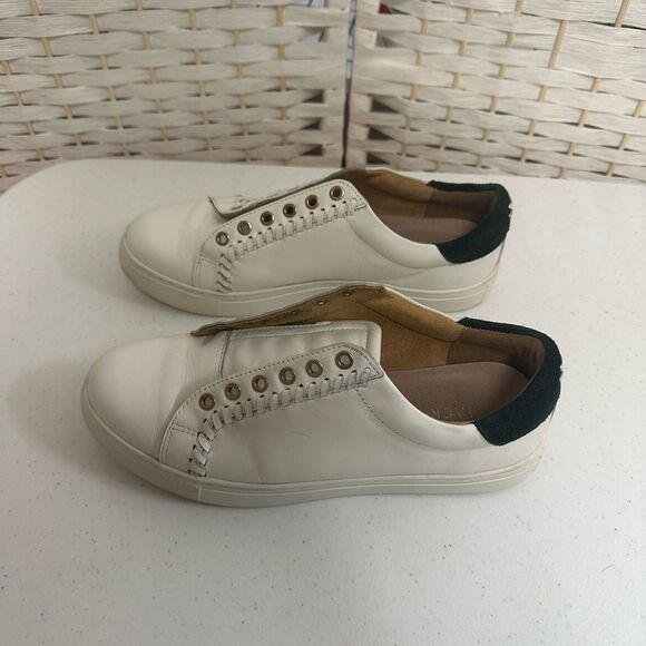 Jack Rogers Whitney women’s sneakers white size 7.5 euc - Picture 3 of 16